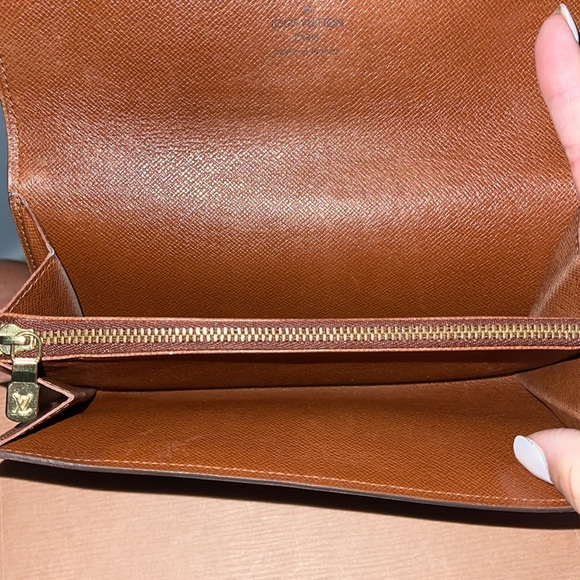 Louis Vuitton Sarah Wallet ❣️❣️Price Drop - Picture 11 of 13